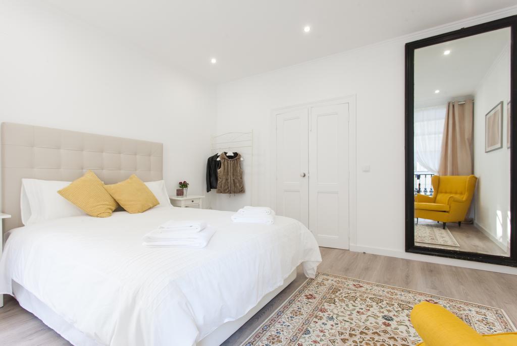 White Tiles In Center Appartement Lisboa